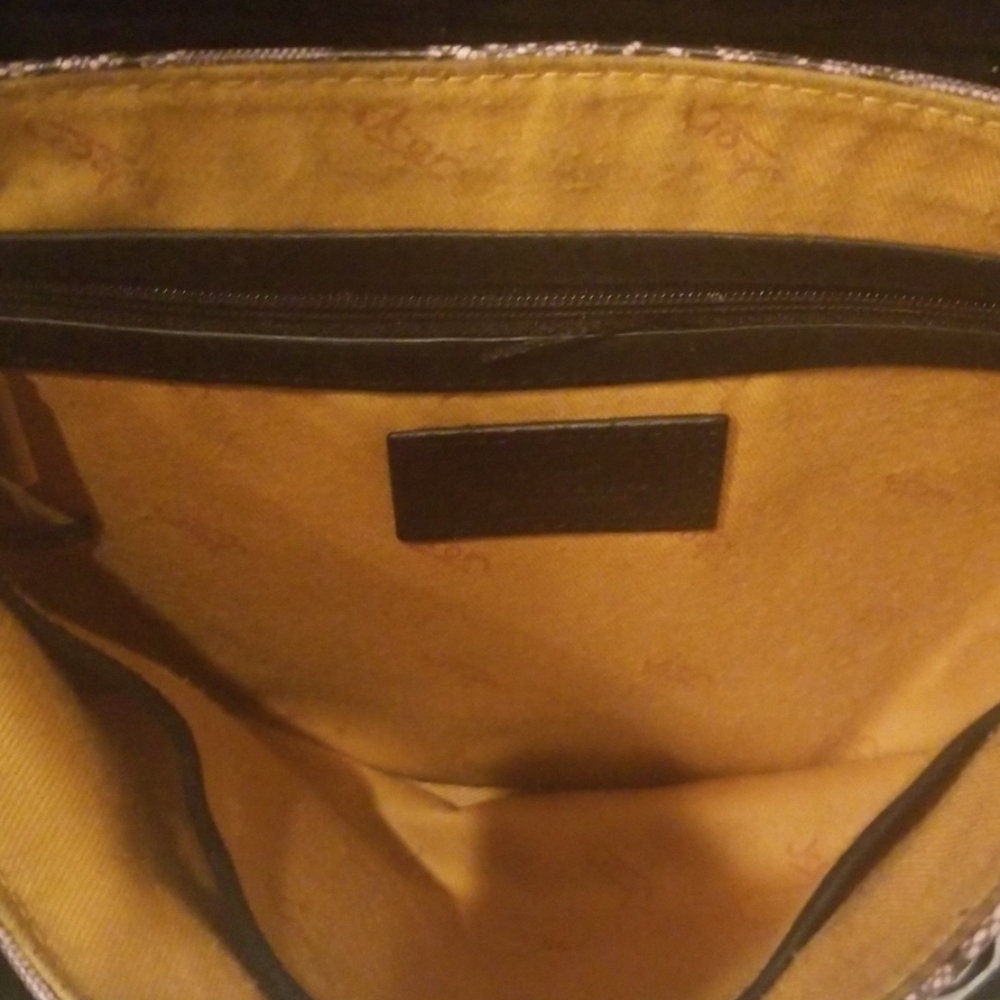 Handbag - Picture 3 of 4